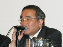 Prof. Sawa delivering his speech