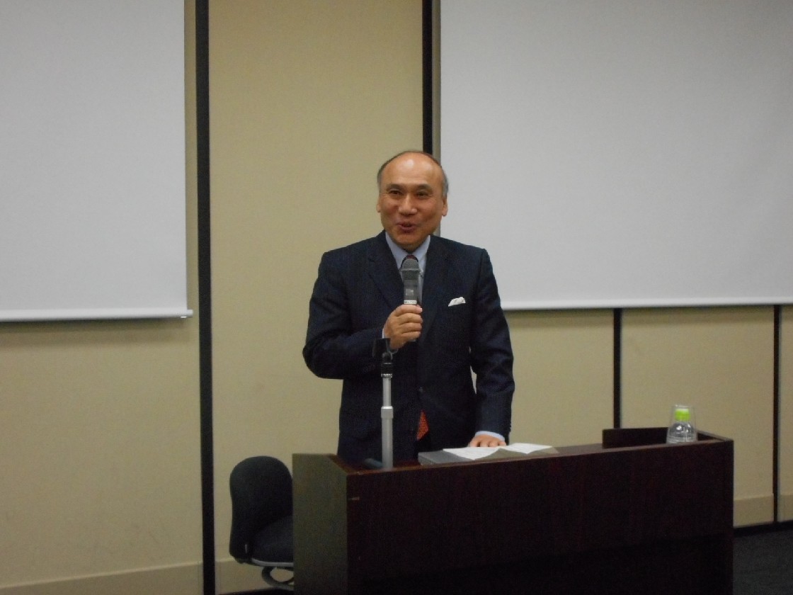 岡田理事長による閉会
